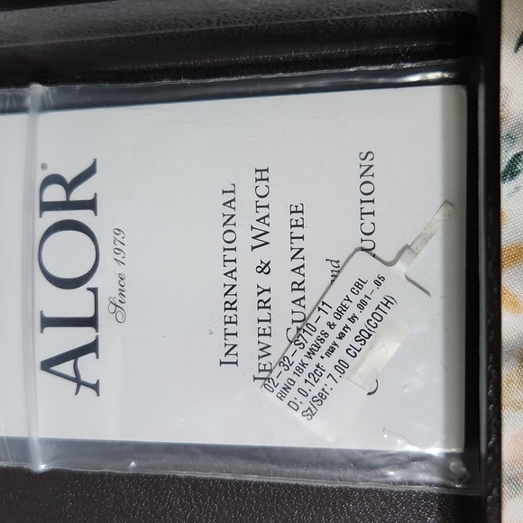 Ring - Picture 5 of 6